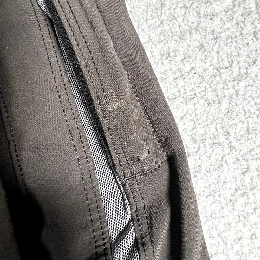 Lululemon Shorts Mens Large Black Pace Breaker Lined 8